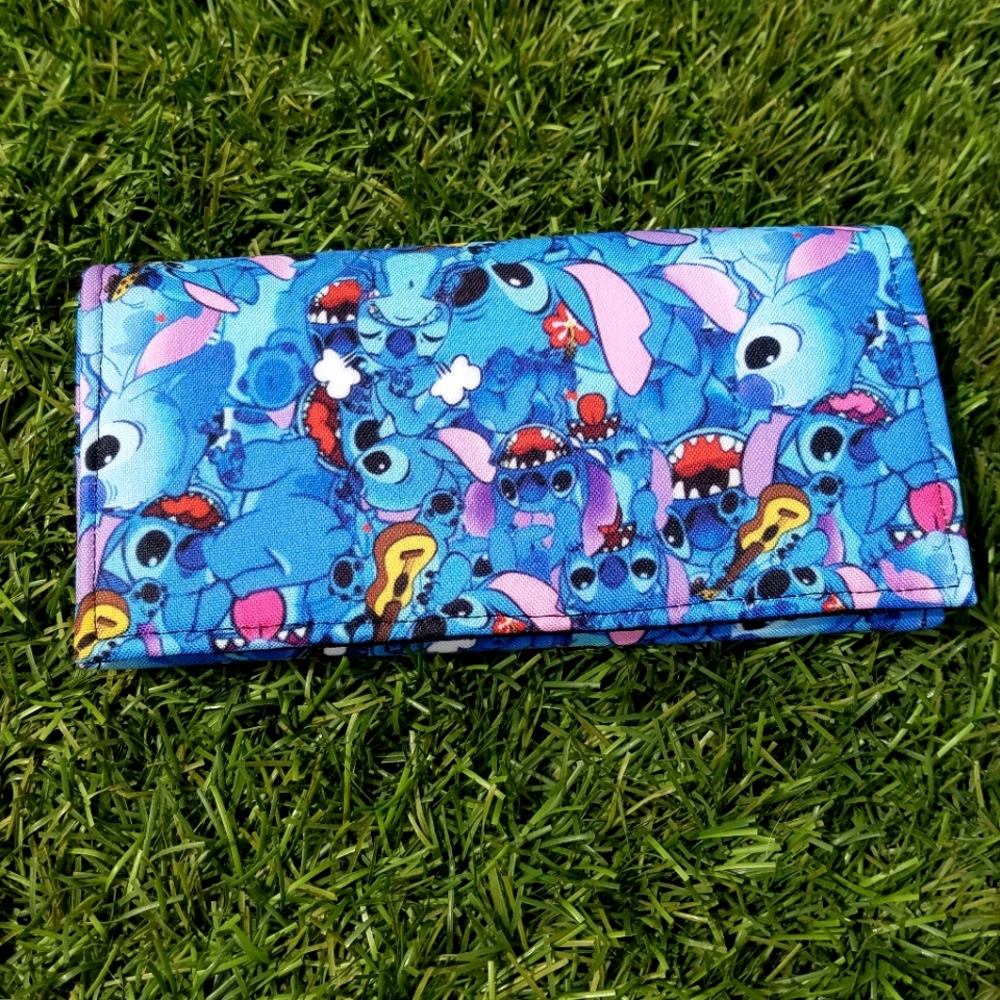NEW Disney stitch wallet with mirror
